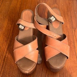 Musse and cloud platform heeled sandal - size 8
